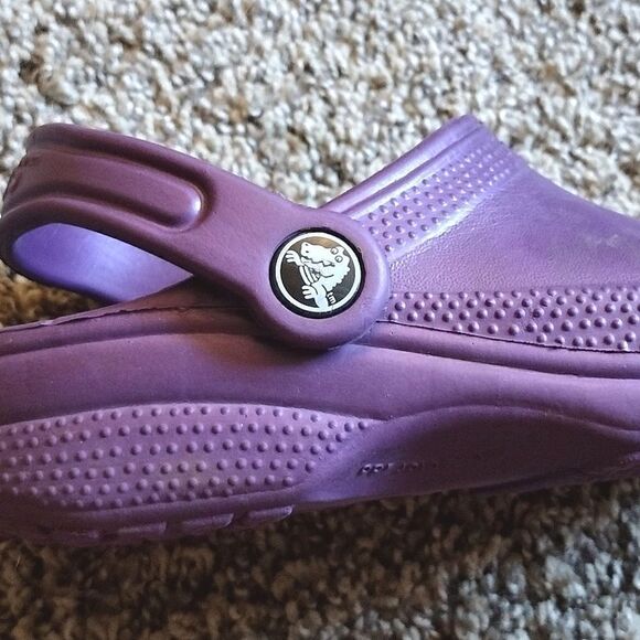 Women's 4 Men's 2 Purple Crocs, Preowned Classic Cayman Clog Sandals - Picture 7 of 10